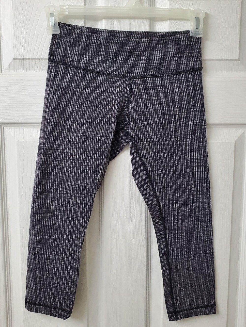 lululemon athletica Navy Heathered Cropped Leggings